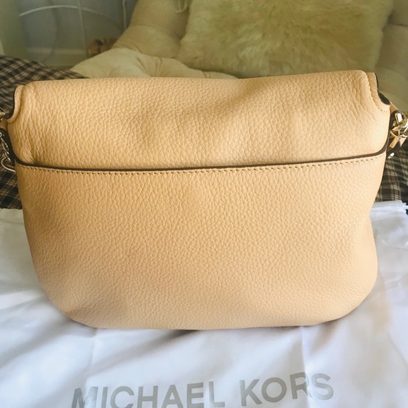 SOLD!NWT Michael Kors Bag! On Sale🌸🌸🌸 - Picture 2 of 6